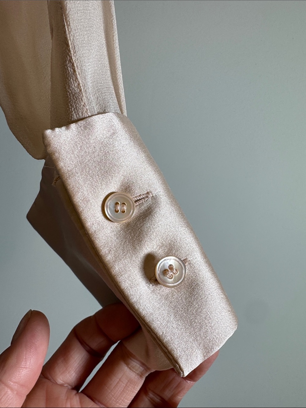 Karen Millen Silk-Blend Rose Gold champagne Ruffle Tie-Neck Button-Down Blouse - Picture 3 of 8